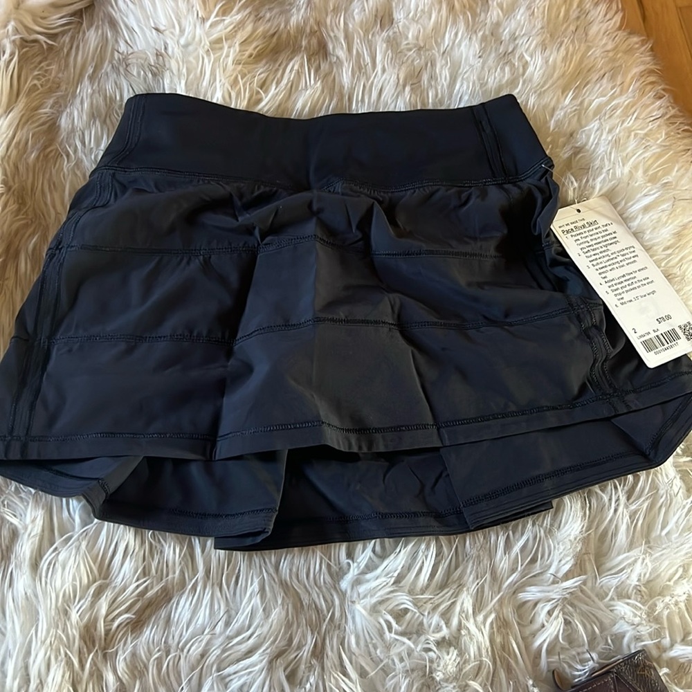 Lululemon pace rival skirt
